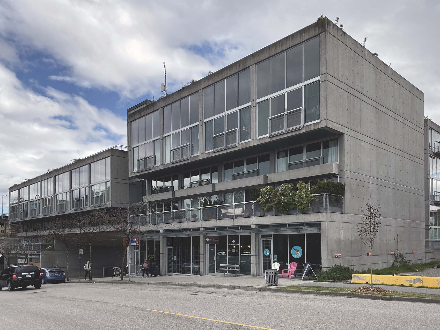 Waterfall Building, 2001